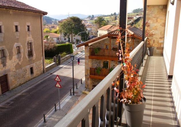 Hotel Valle De Turtzioz Bagian luar foto